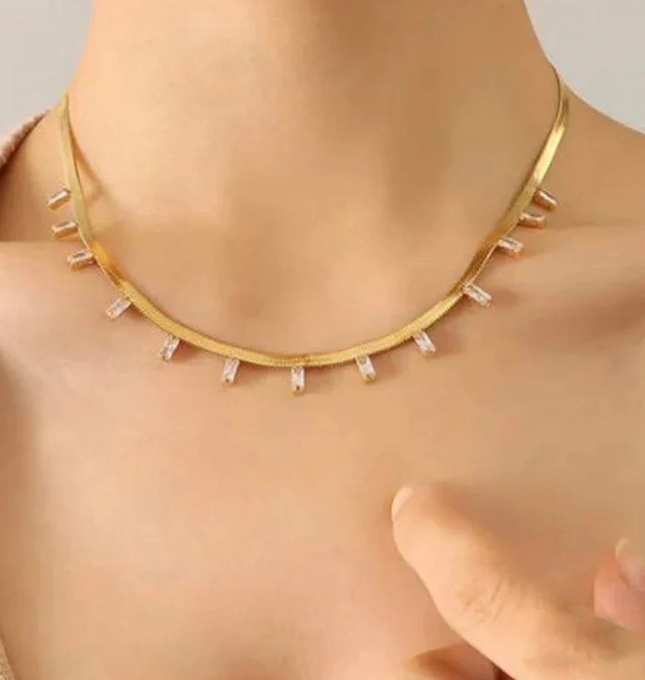 Anti Tarnish Snake Chain Gold Stone Studded Necklace