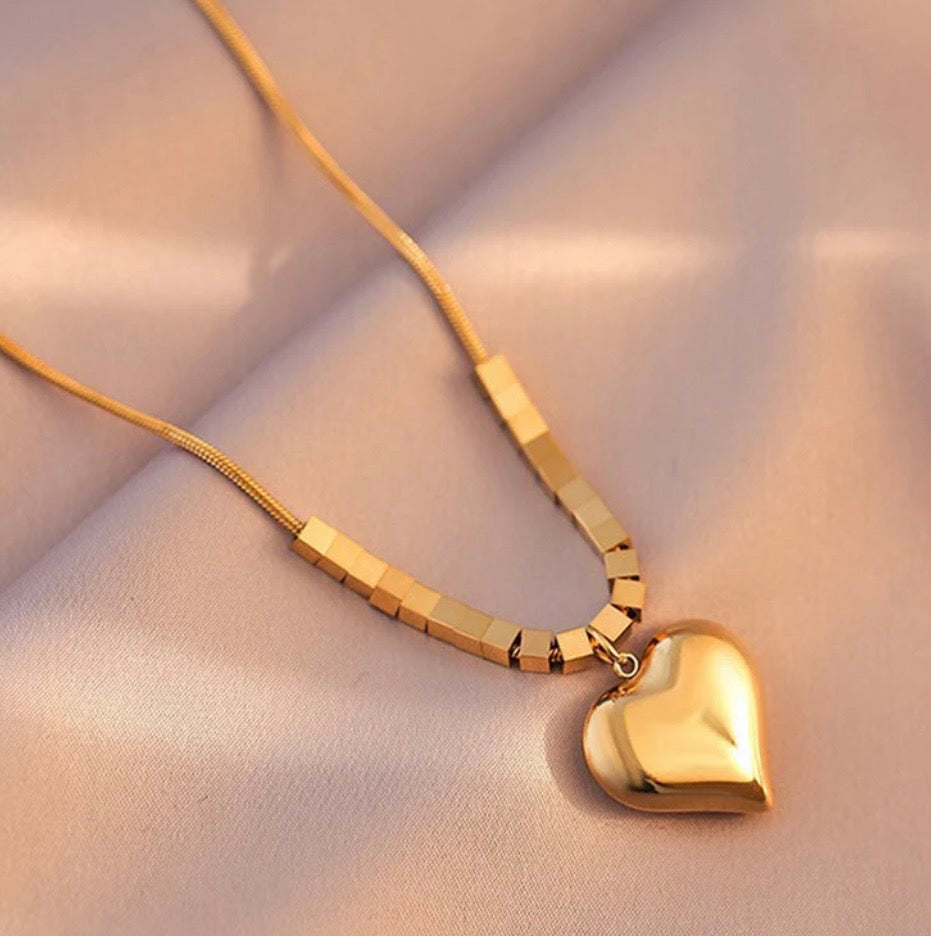 Anti Tarnish Heart Themed Pendant Necklace