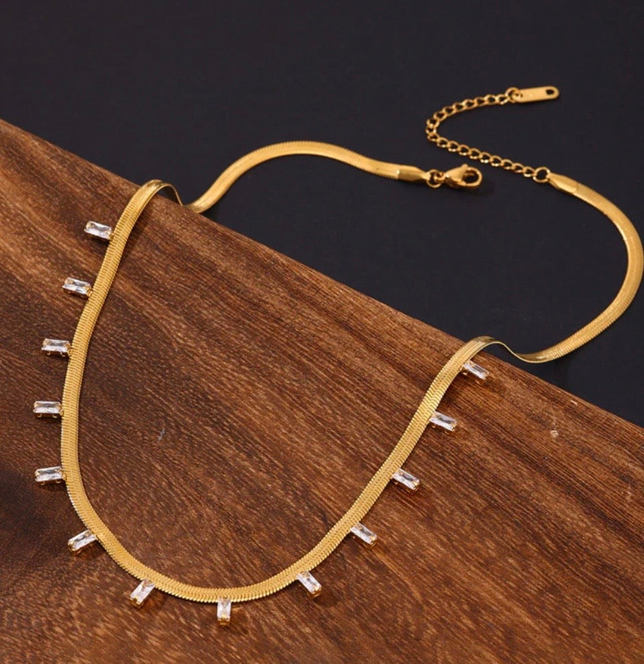 Anti Tarnish Snake Chain Gold Stone Studded Necklace