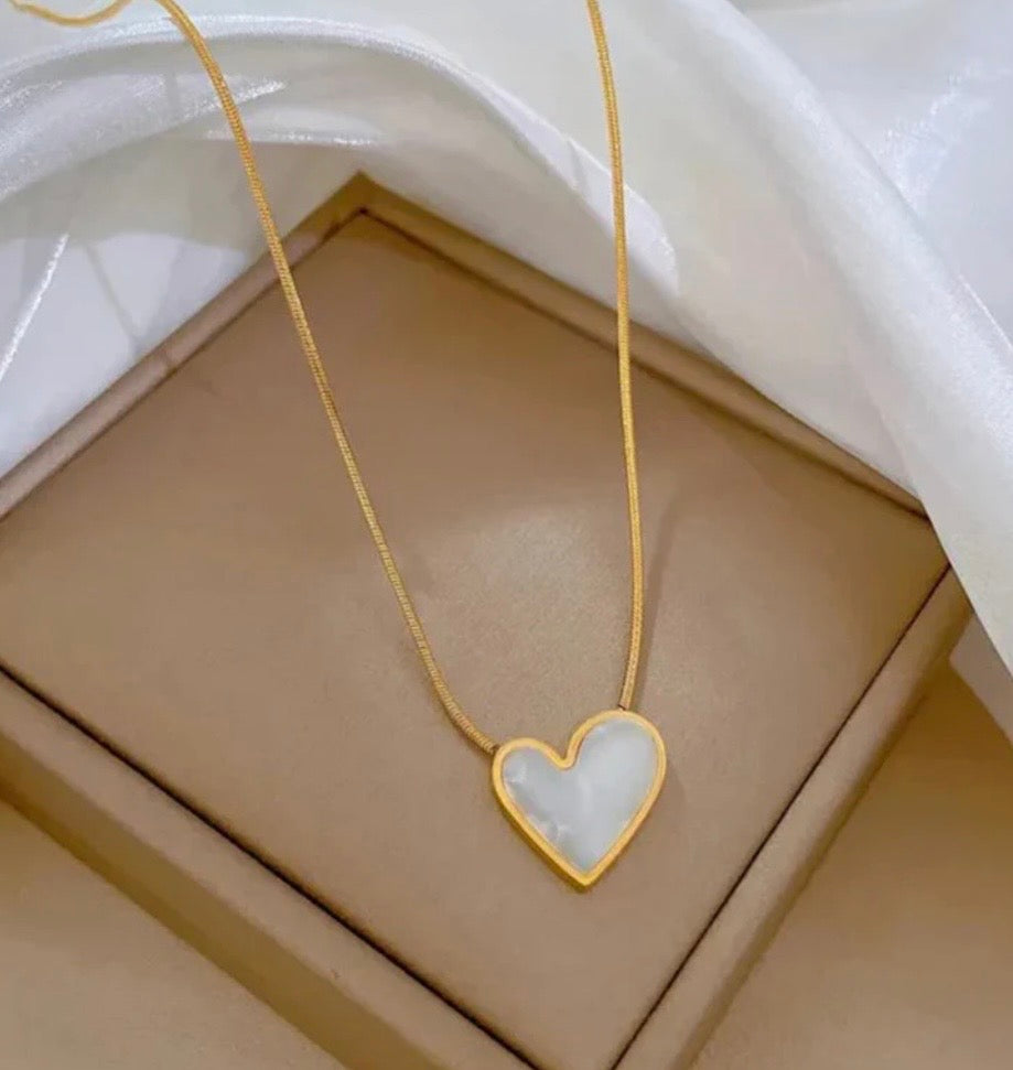 Anti Tarnish Heart Themed MOP Pendant Necklace