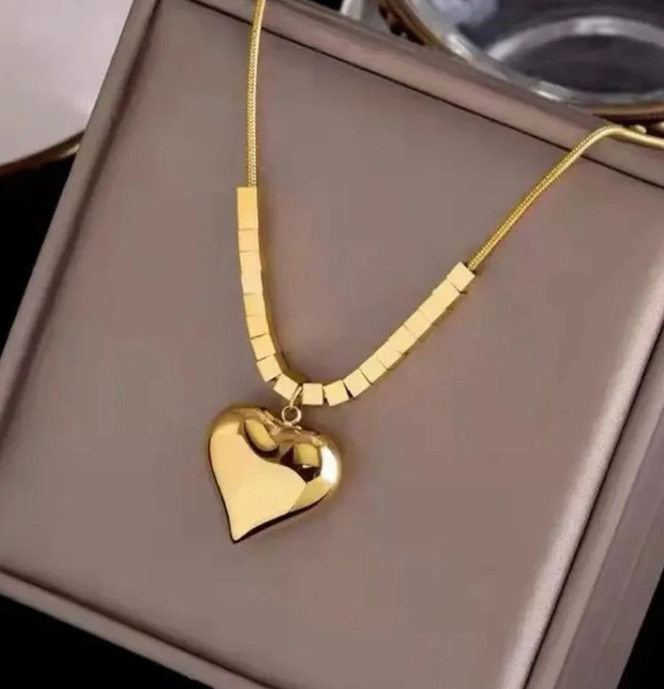 Anti Tarnish Heart Themed Pendant Necklace