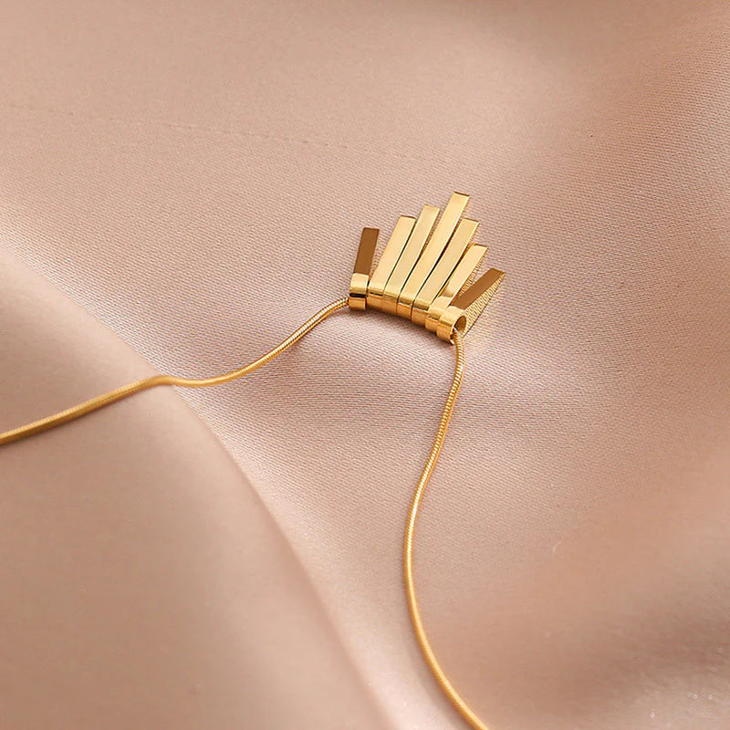 Anti Tarnish Dangling Stripes Pendant