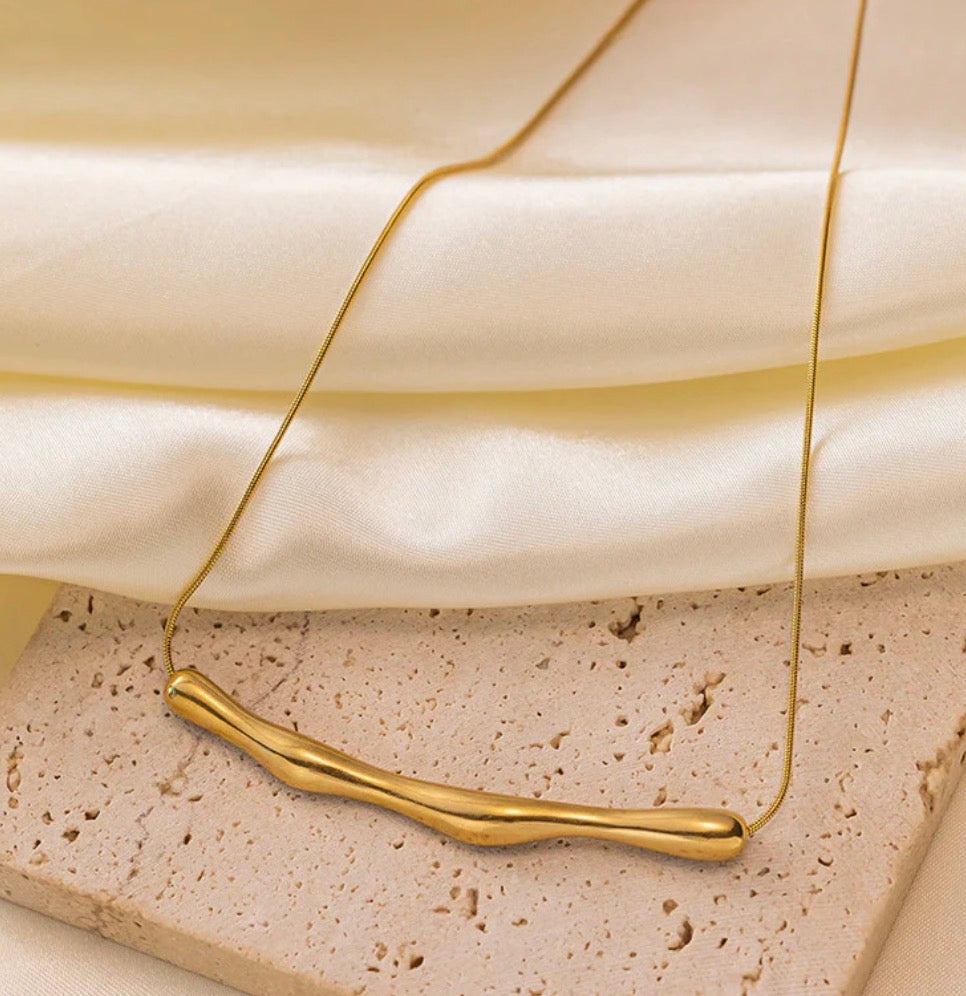 Anti Tarnish Arc Chain Necklace