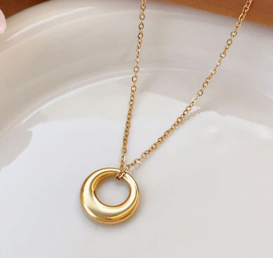 Anti Tarnish Geometric Circle Necklace