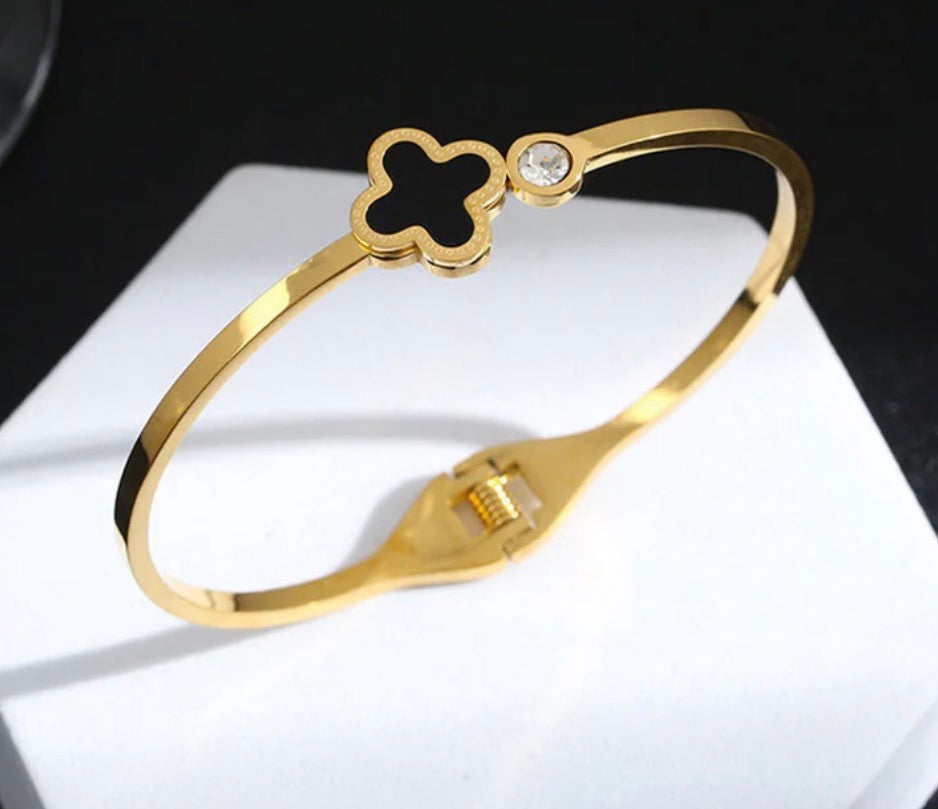 Anti Tarnish Clover Bracelet