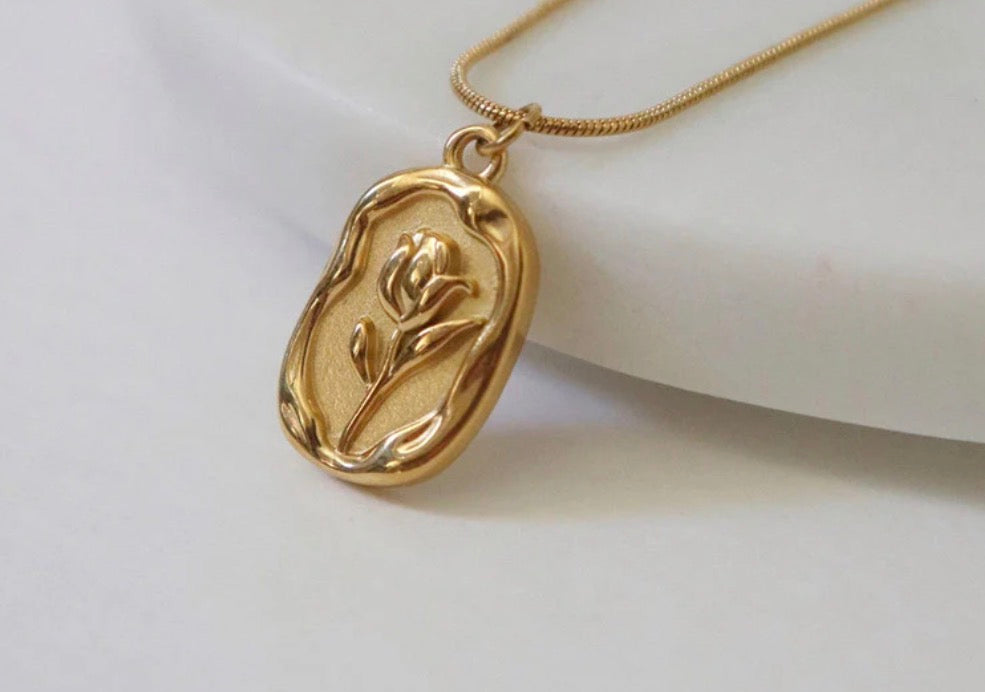 Anti Tarnish Rose themed Necklace