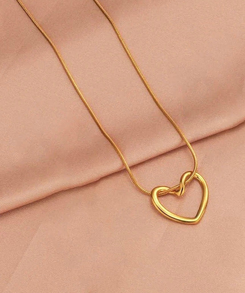 Anti Tarnish Heart themed Necklace